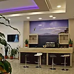 Sisters Hotel