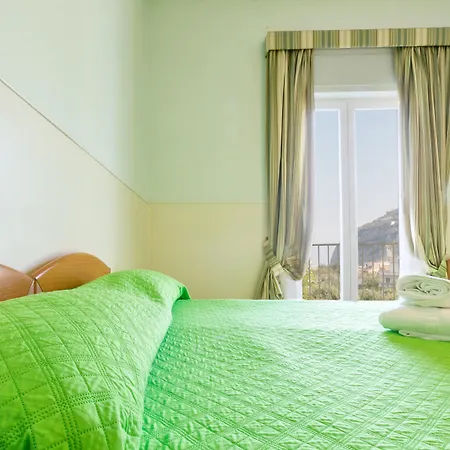 Hotel Sisters 3*